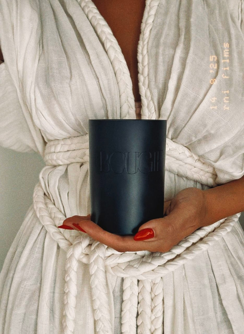 Less Is More - La Nuit